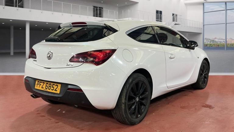 ( 2013 -VAUXHALL ASTRA GTC SRI SPORT 1.4T 3 DRS COUPE*MOT- 1 YEAR*like Ford Focus renault megane