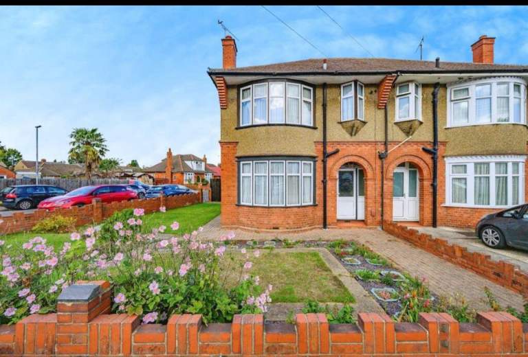 ★ 3-Bed Semi-Detached Home for Rent – £1,850 pcm (No Agents) ★