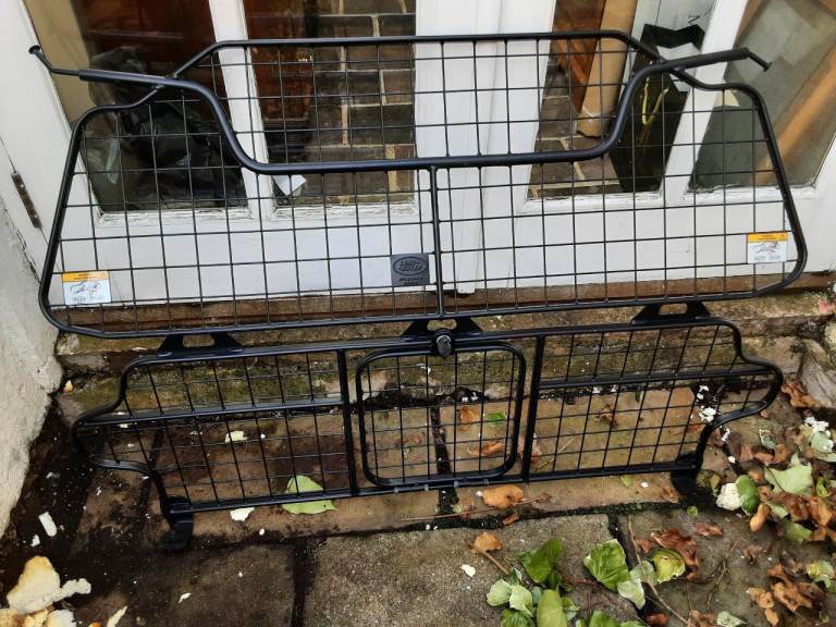 Dog guard for Land Rover  Defender 110 