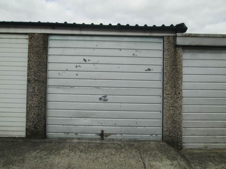 SS16 ~ Lock Up Garage ~ Codenham Green  ~ Basildon ~ Central Location ~ Rare opportunity!