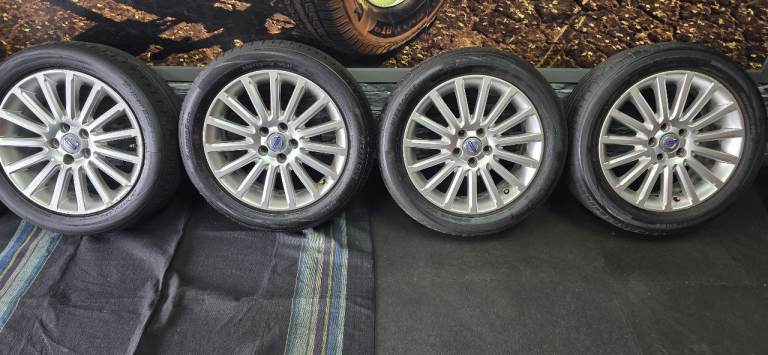 Volvo Genuine 17 alloy wheels + 4 x tyres 225 50 17 Westlake