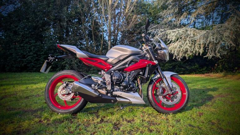 2015 Triumph Street Triple 675 RC O-Ring stunning example FSH Only 2K miles 
