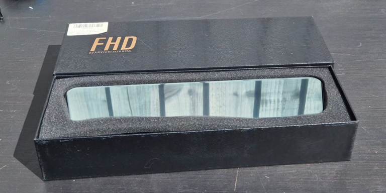 Sleek FHD rearview mirror 