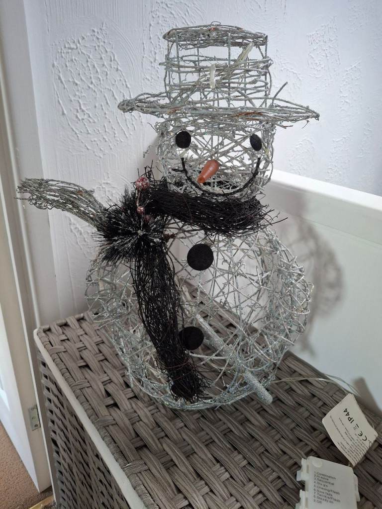 Wire Snowman Christmas Decoration with Lights – Good Condition
