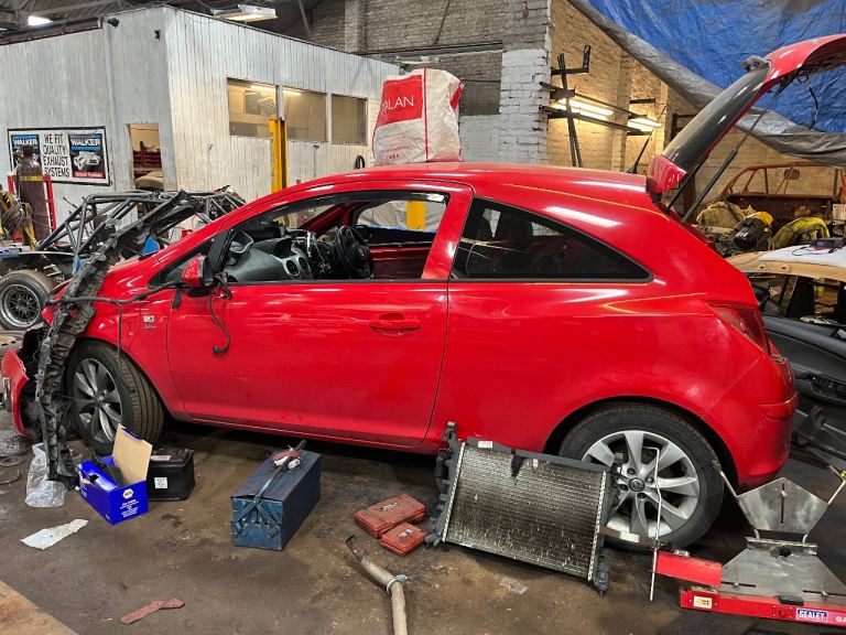 Corsa d breaking 
