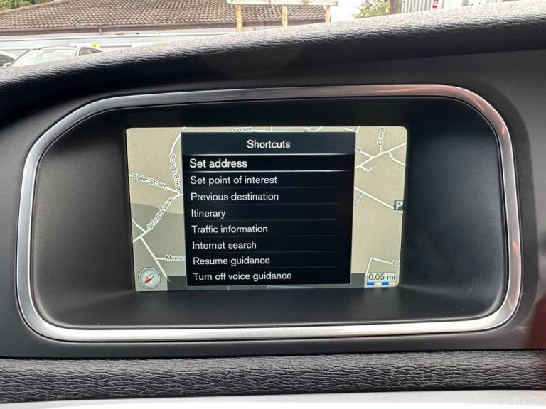 2016 Volvo V40 2.0 D2 R-Design Nav Hatchback 5dr Diesel Manual Euro 6 (s/s) (120 ps) Hatchback Di...