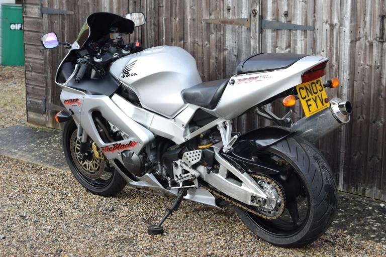 Honda CBR900RR-1 929 Fireblade (13500 miles) 2003 03 Reg *WITH VIDEO*