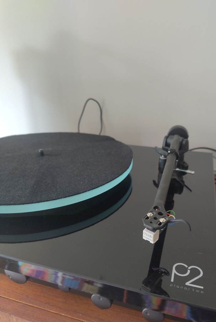 Rega Planar 2 Turntable - hardly used, great condition with box and new stylus 