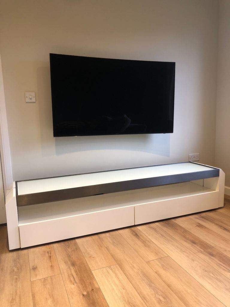 WHITE GLOSS TV UNIT
