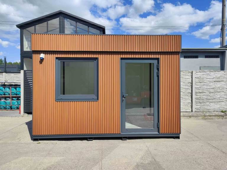 Modern Wooden Garden Shed / Office Pod – As Good As New