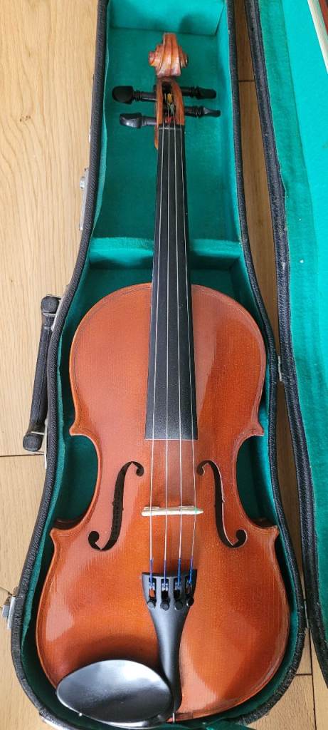Skylark ¾ violin + bow + case
