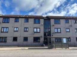 2 Bedroomed flat with car parking 