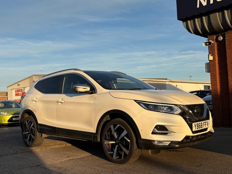 2018 Nissan Qashqai 1.5 dCi 115 Tekna+ 5dr ++ PANROOF / LEATHER / SAT NAV / CAMERA / ULEZ ++ HATC...