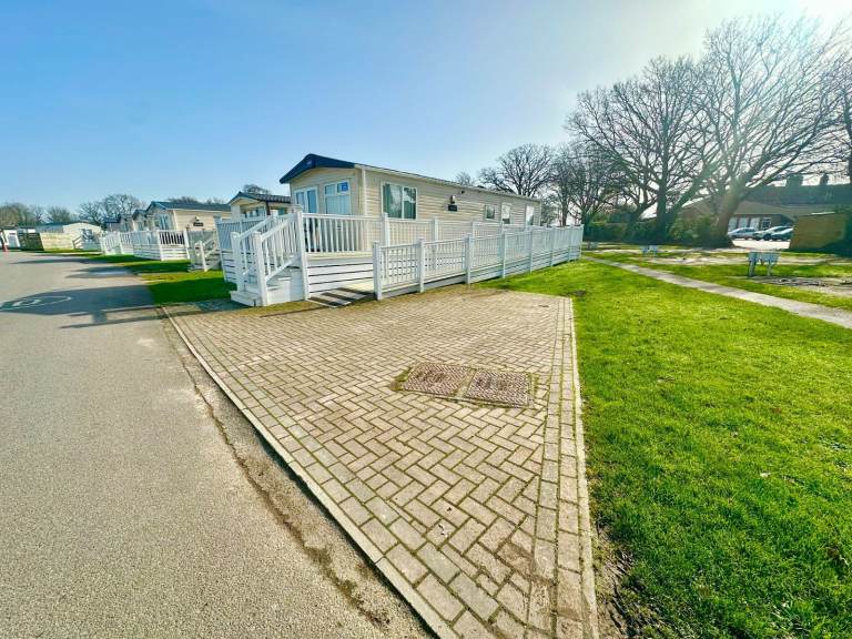 Accessible Static Caravan - Decking With Ramp Included! New Forest