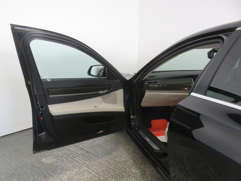 BMW 7 SERIES 3.0 730d SE Saloon Black Auto Diesel 2013