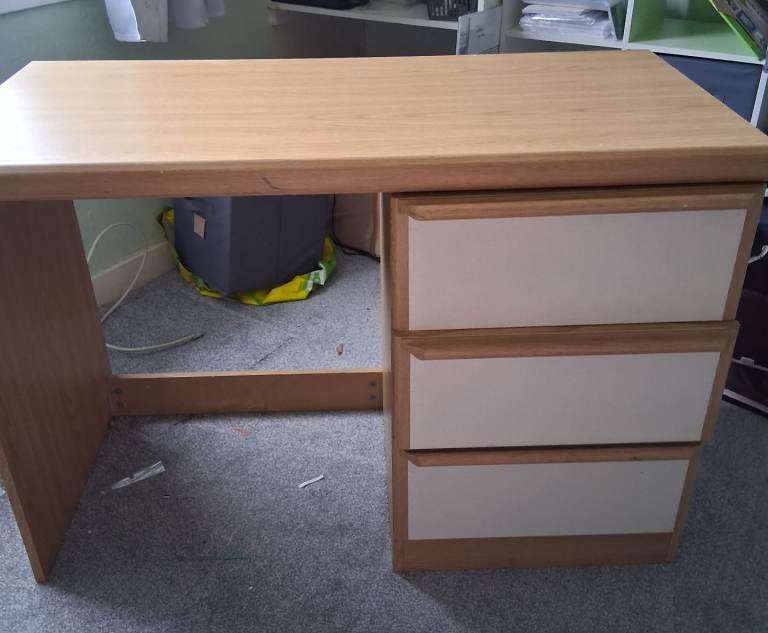 Wooden Desk with 3 Drawers – Good Condition