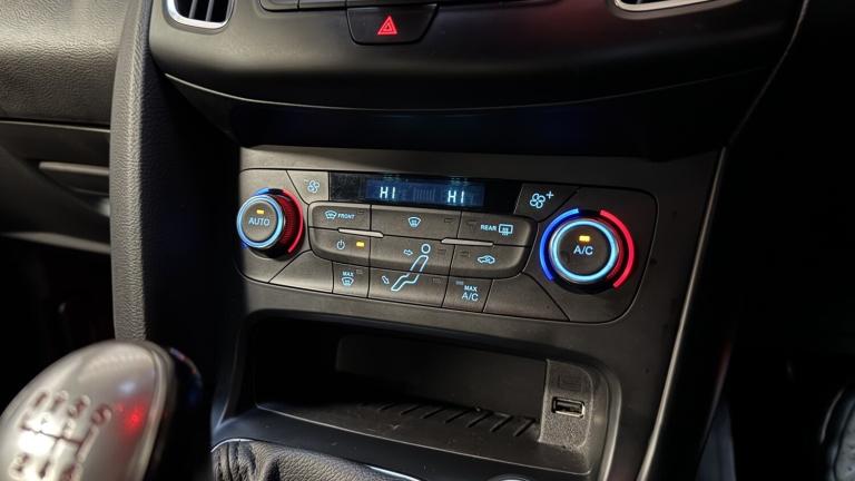 FORD FOCUS 2.0 T EcoBoost ST-2 Black Manual Petrol 2016