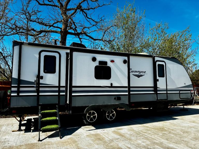 Forest River Surveyor 2018 266 RLDS Caravan American Trailer