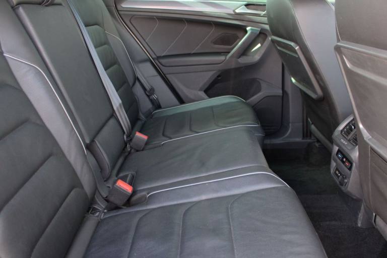 2020 70 VOLKSWAGEN TIGUAN 2.0 TDI R-LINE TECH SUV 5DR DIESEL DSG EURO 6 (S/S) (1