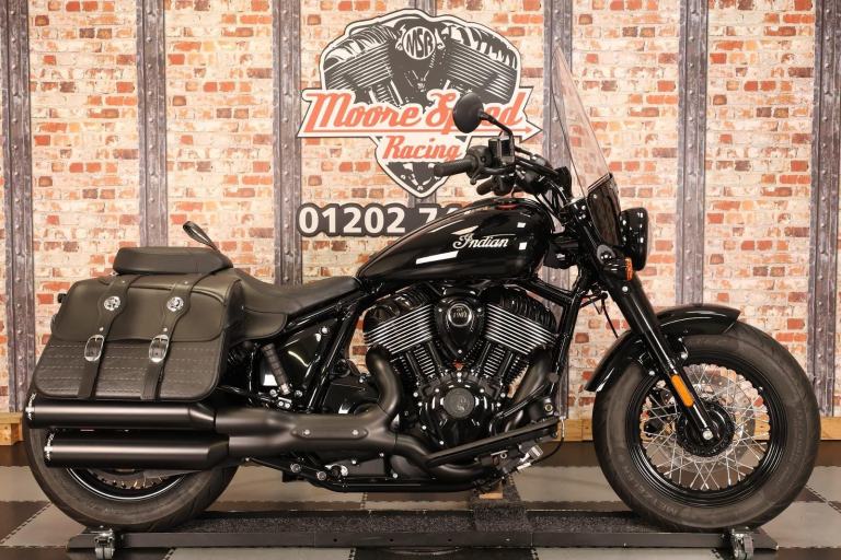 2025 INDIAN SUPER CHIEF DARK HORSE - ONLY 649 MILES - 1 OWNER - BLACK METALLIC