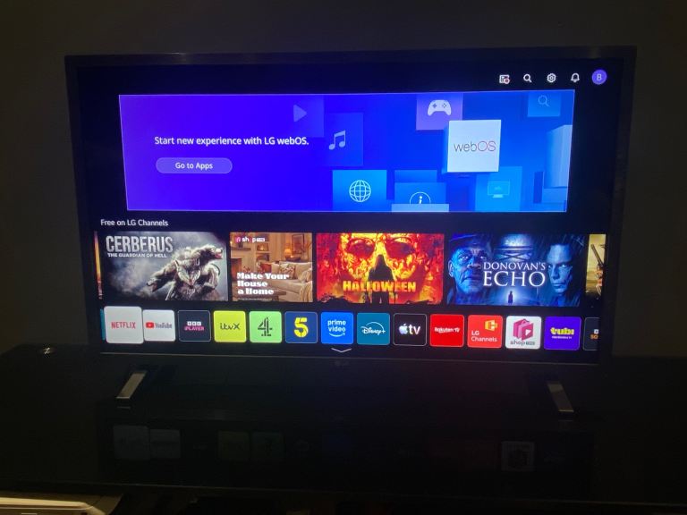LG LED LQ63 32 HD 720p Smart TV
