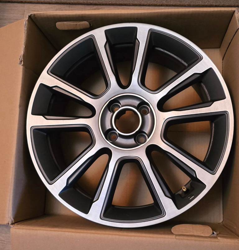 Abarth 17inch alloy wheels for sale 