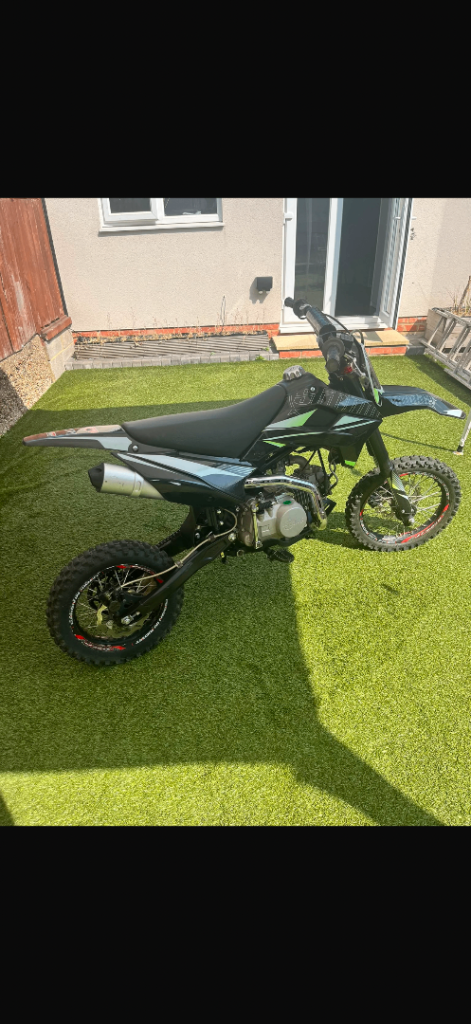 Stomp Z3-140 Pitbike