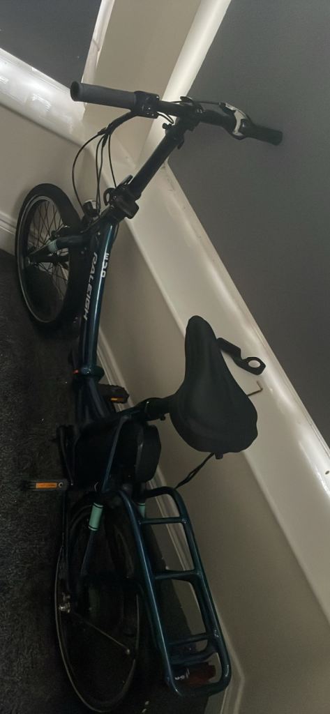 Raleigh Evo Folding E‑Bike – Light Use – Cost £1,150 New – £375