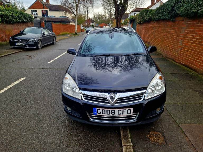 AUTOMATIC VAUXHALL ASTRA ESTATE 1.8 ULEZ FREE DRIVES GREAT 
