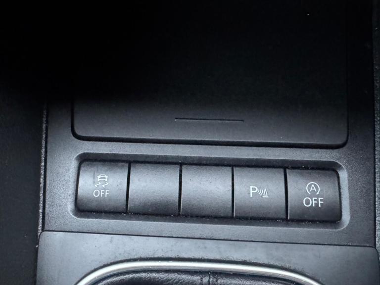 2011 Volkswagen Golf 1.6 TDi 105 BlueMotion Tech Match 5dr HATCHBACK DIESEL Manual