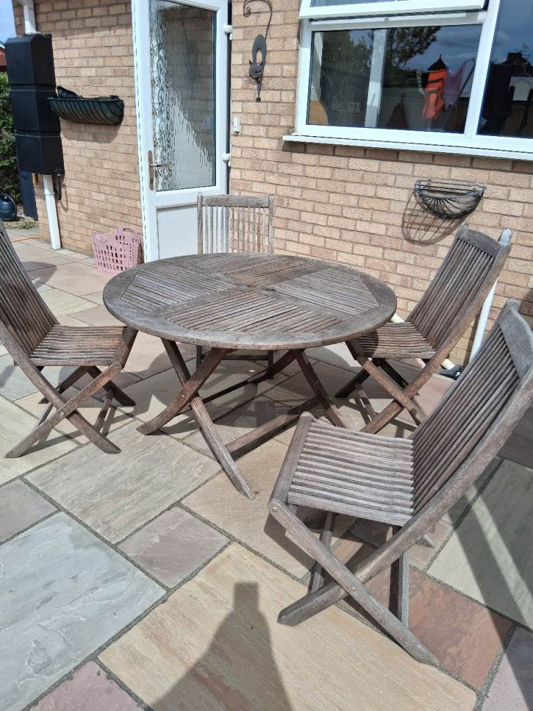 Free Garden table & 4 chairs