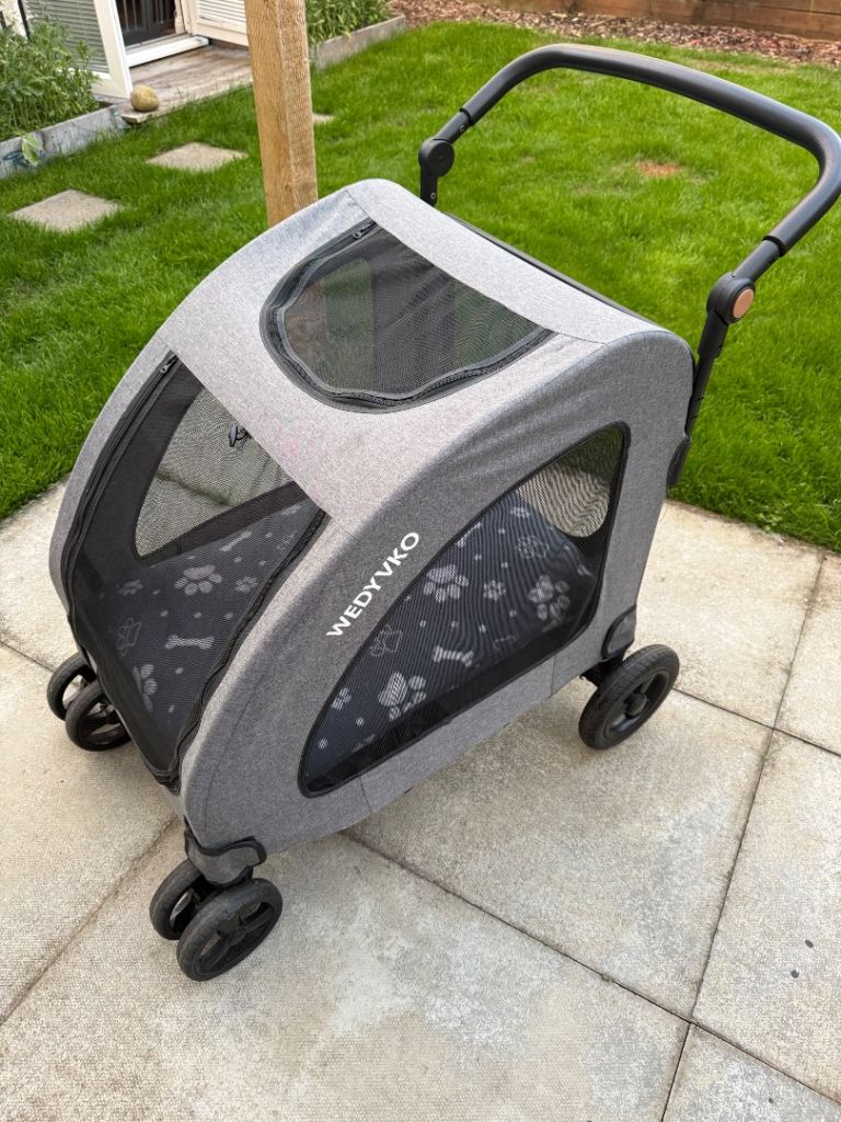 Dog stroller