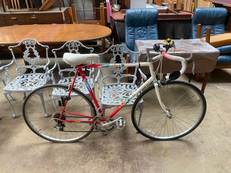 VINTAGE 70/80S APOLLO EQUIPE GT ROAD BIKE ,GREAT CONDITION ,NEEDS TYRES TO FINISH ,LOCAL DELIVERY