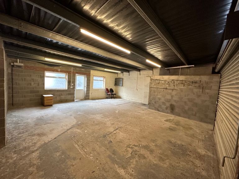 Garage / Storage unit