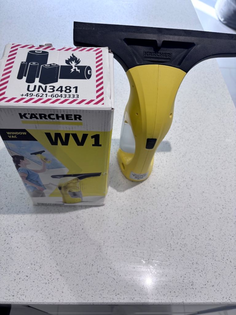 Kärcher WV 1 is a lightweight, handheld cordless window vacuum - brand new