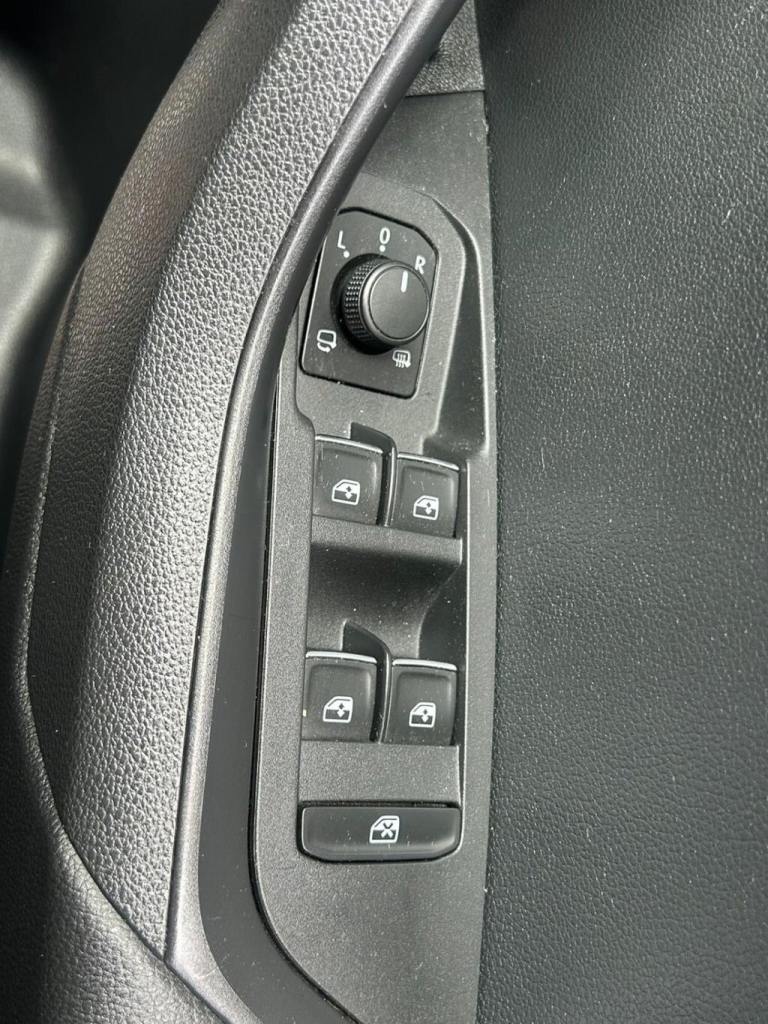 2018 18 SKODA KAROQ 2.0 TDI SE L SUV 5DR DIESEL DSG 4WD EURO 6 (S/S) (150 PS) DI