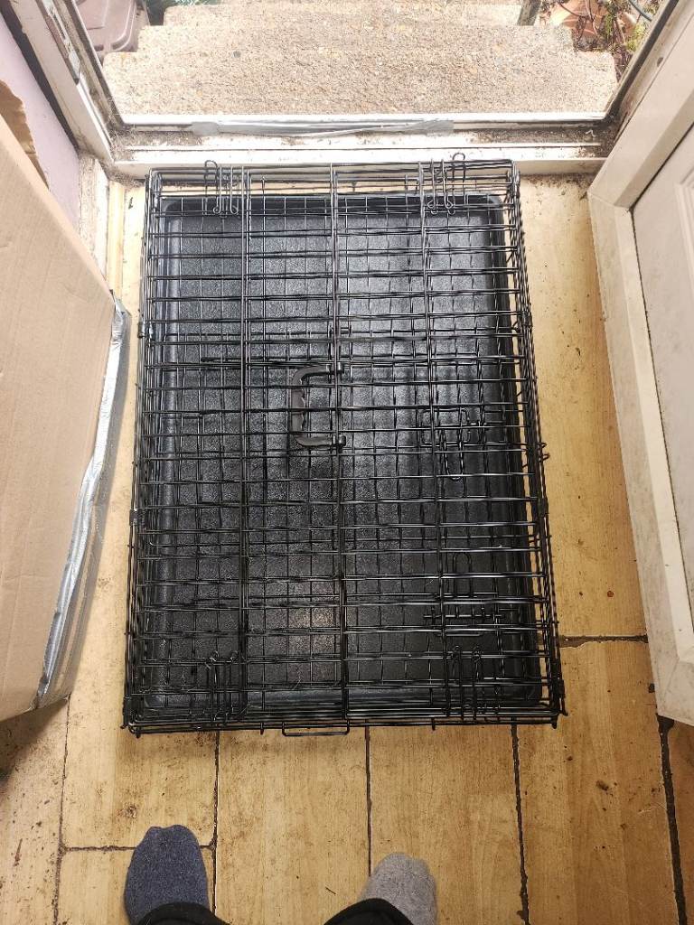 MEDIUM DOG CRATE 