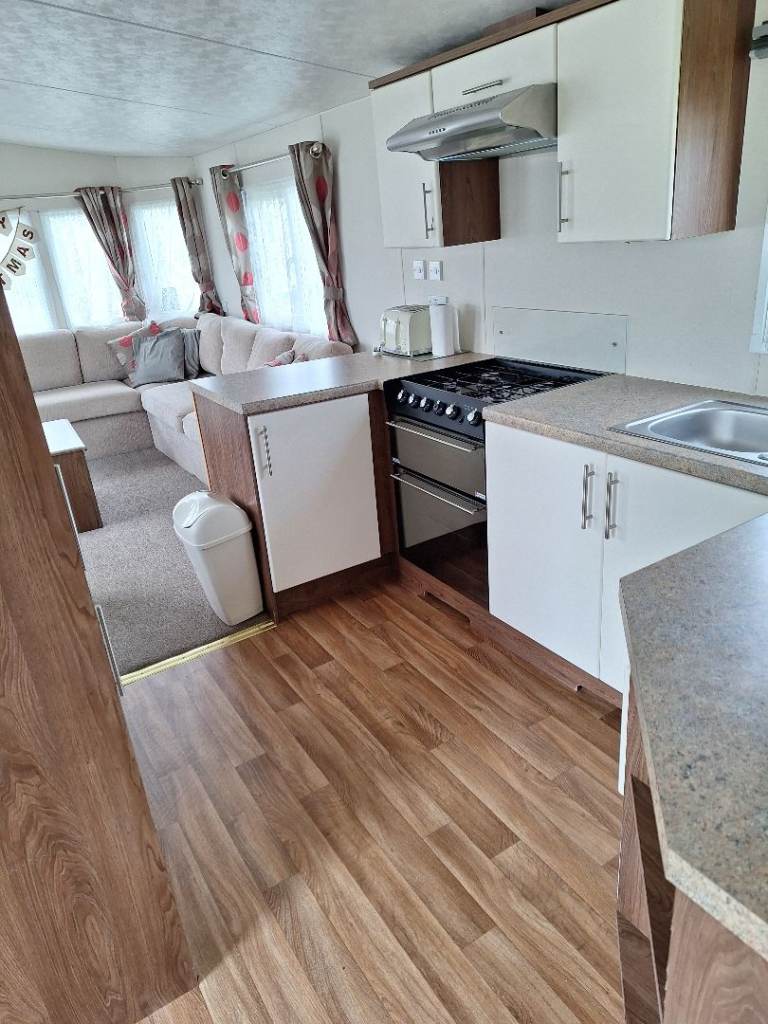 3 bedroom caravan  price vary please email.