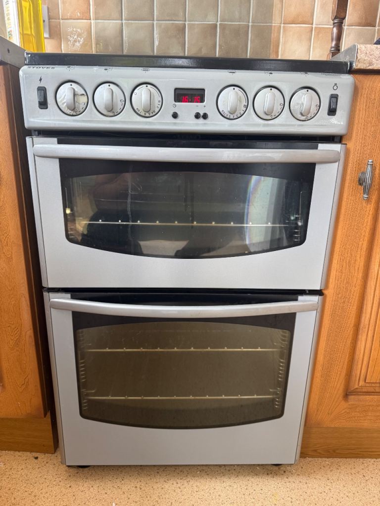 Freestanding Electric Cooker with Double Oven – Good Condition