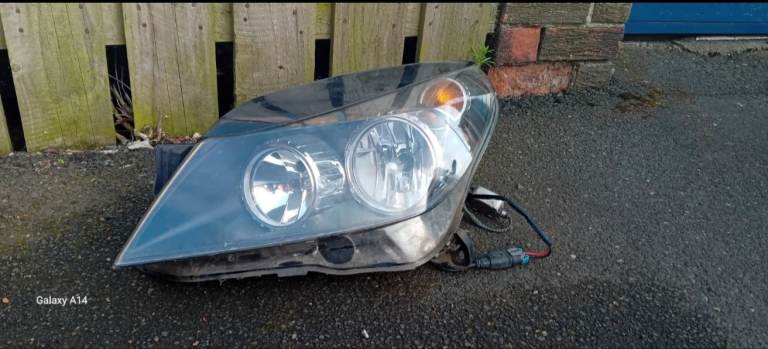 Vauxhall astra h  headlights 