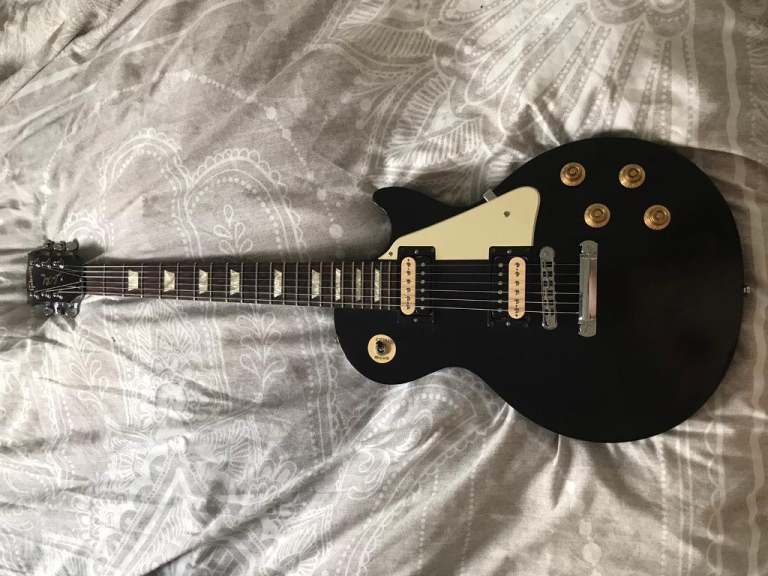 Electric Gibson les paul guitar (black)