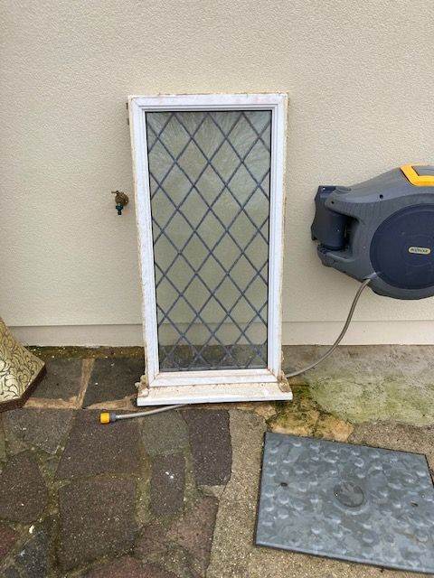 UPVC LEADLIGHT FIXED WINDOW + CILL   121cm  x 59 cm