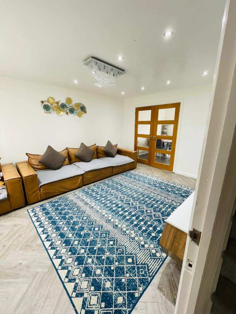 Beautiful 3-Bedroom Family Home with Large Garden & Powered Brick-Built Summer House 