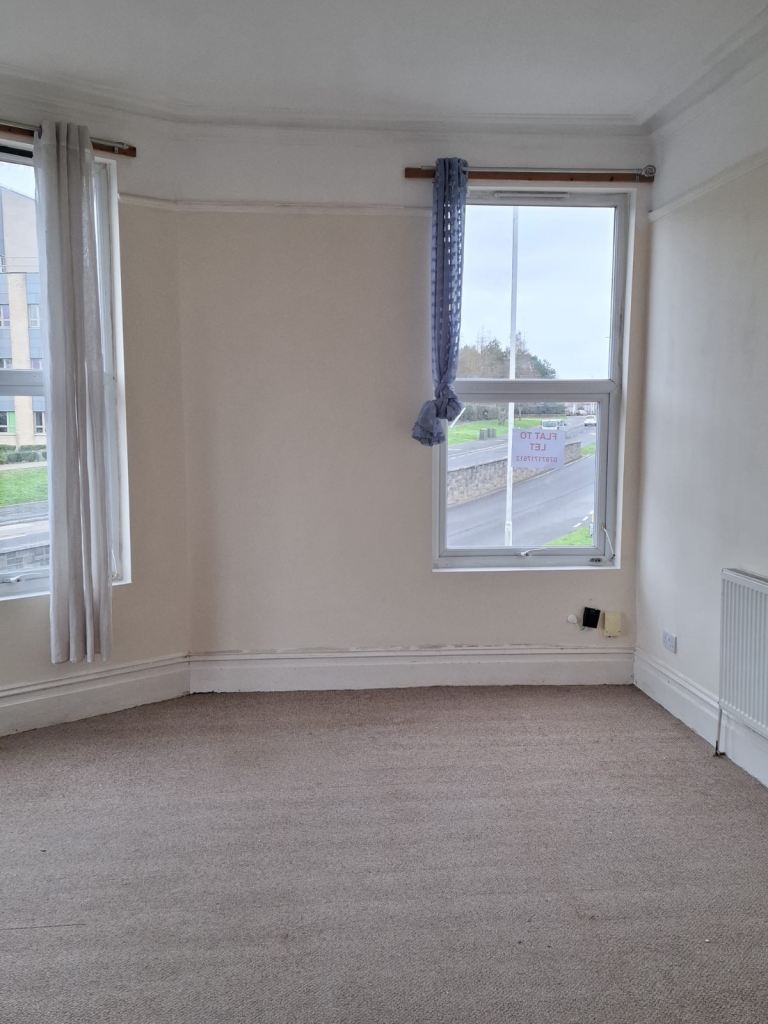 Unfurnished Flat to Rent