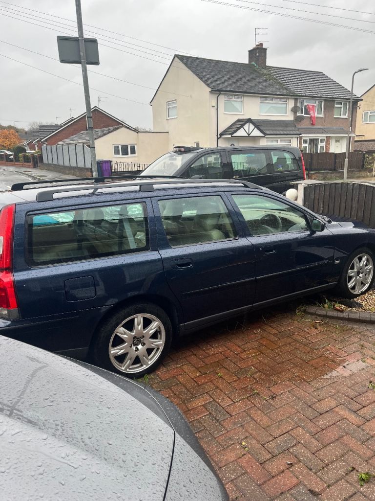 Volvo, V70, Estate, 2003, Other, 2401 (cc), 5 doors