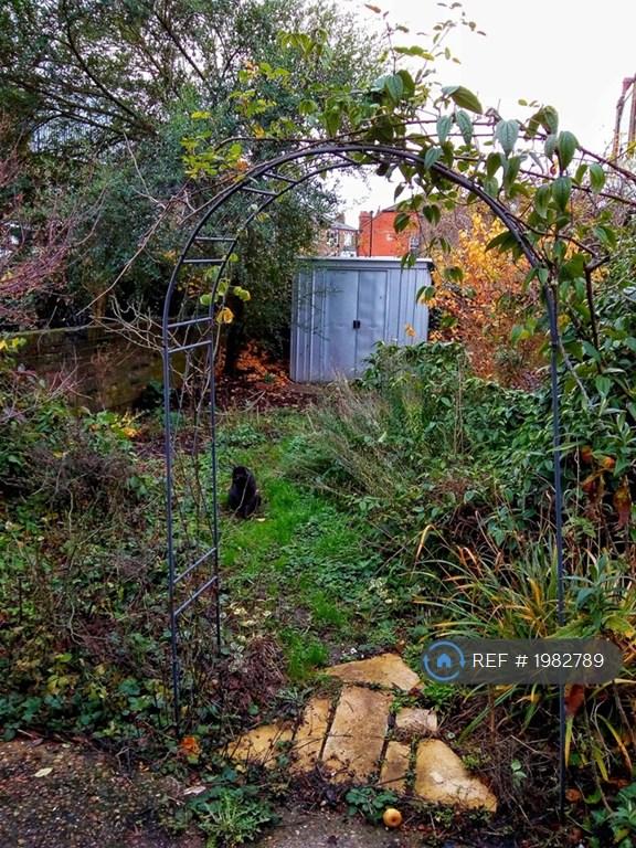 3 bedroom flat in Yerbury Road, London, N19 (3 bed) (#1982789)