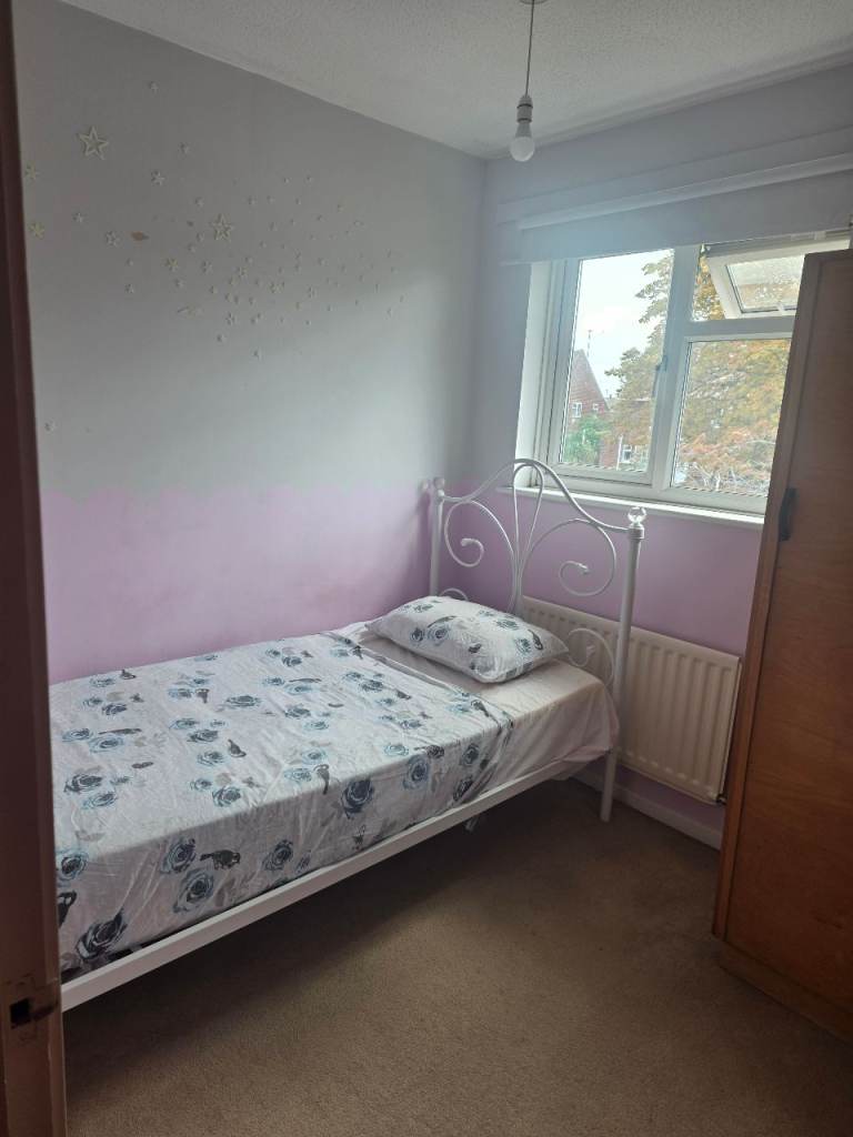 One single bedroom for rent