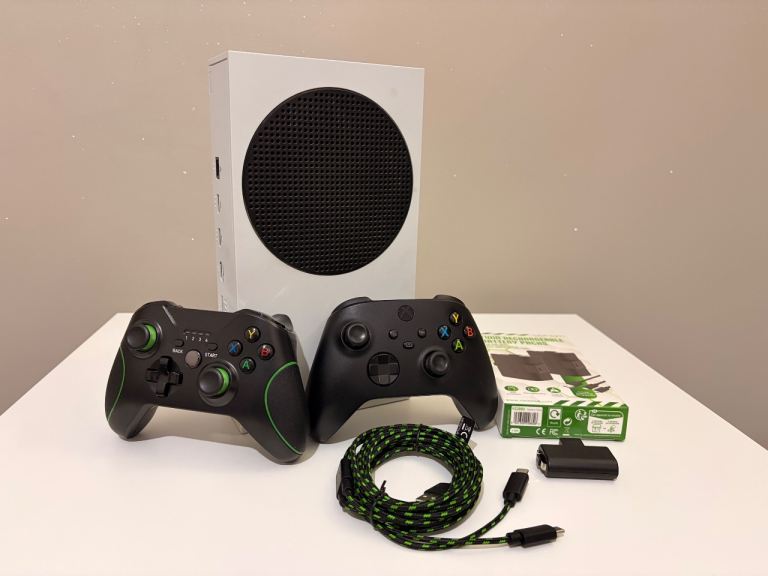Xbox Series S 512GB Console Bundle