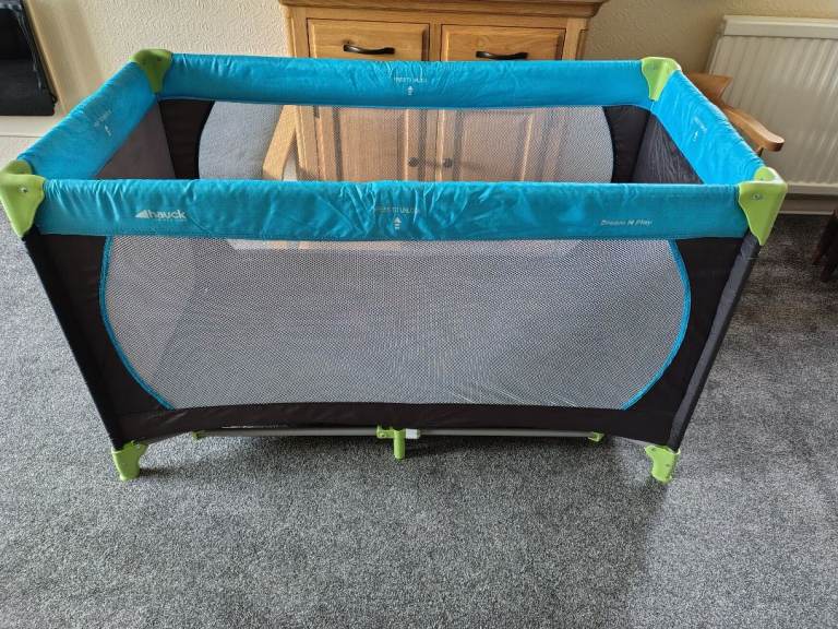 Hauck Play N Relax Travel Cot – Good Condition, Blue/Black