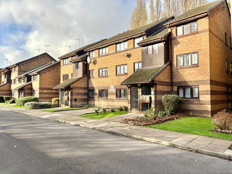 2 bedroom flat in Neasden, NW10